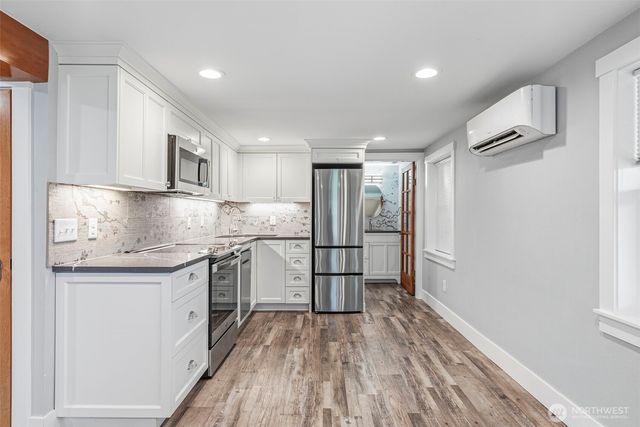 8203 Willow Grove Road, Longview, WA 98632