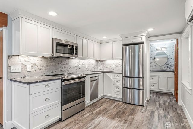 8203 Willow Grove Road, Longview, WA 98632