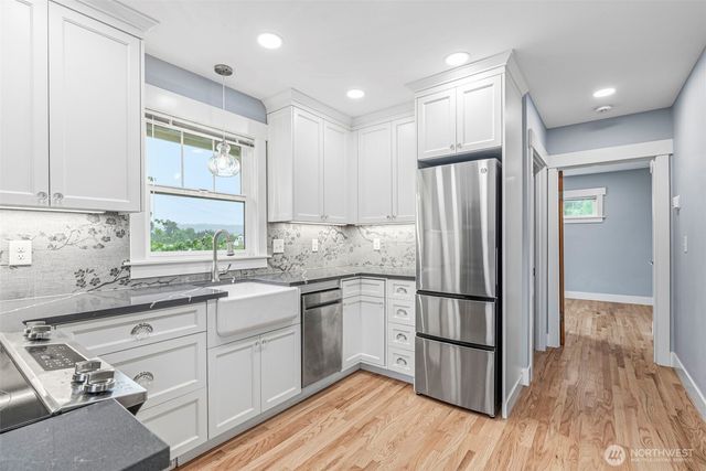 8203 Willow Grove Road, Longview, WA 98632