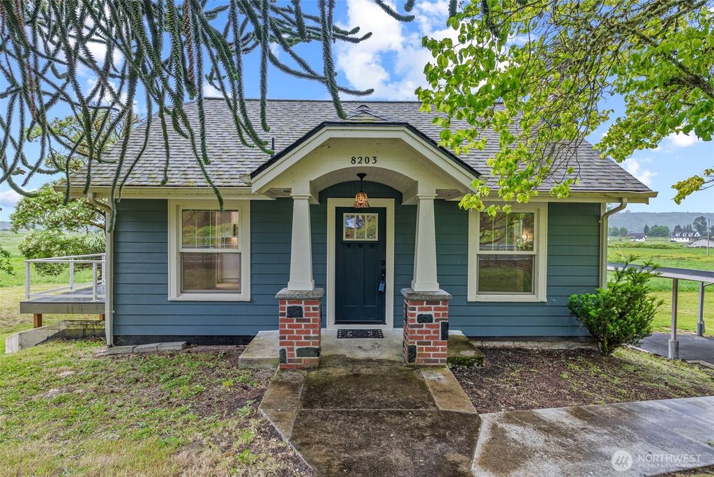 8203 Willow Grove Road, Longview, WA 98632