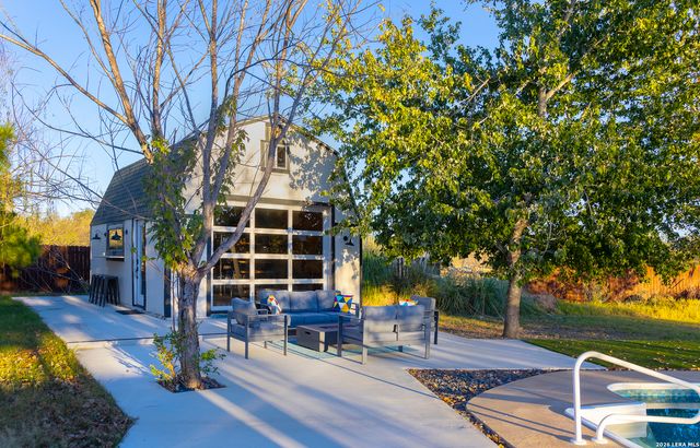 222 Metzger Road, Fredericksburg, TX 78624