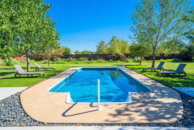 222 Metzger Road, Fredericksburg, TX 78624