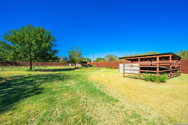 222 Metzger Road, Fredericksburg, TX 78624