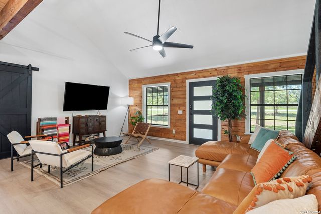 222 Metzger Road, Fredericksburg, TX 78624