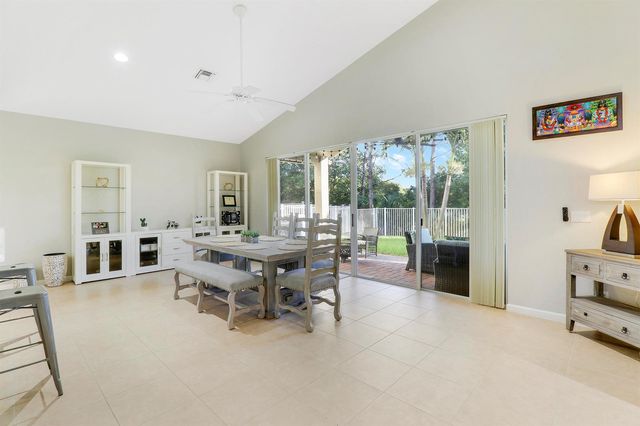 2202 SW Newport Isles Boulevard, Port St. Lucie, FL 34953