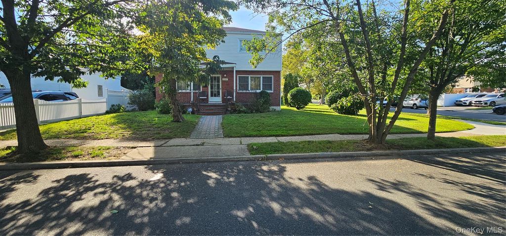 502 Croydon Road, Elmont, NY 11003 — photo 5