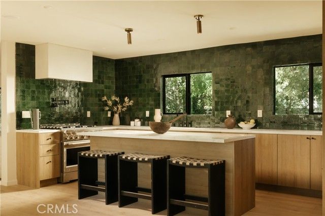 5557 Franrivers Avenue, Woodland Hills (los Angeles), CA 91367