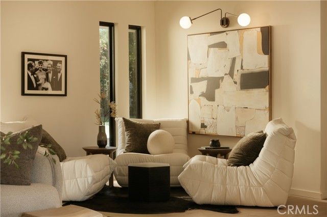 5557 Franrivers Avenue, Woodland Hills (los Angeles), CA 91367