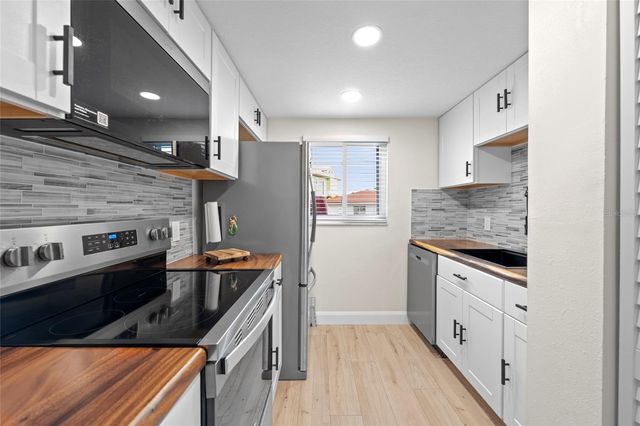 117 7TH STREET N 23, Bradenton Beach, FL 34217