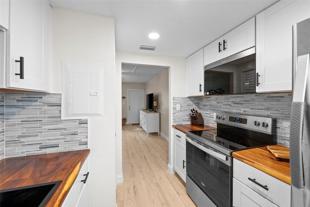 117 7TH STREET N 23, Bradenton Beach, FL 34217