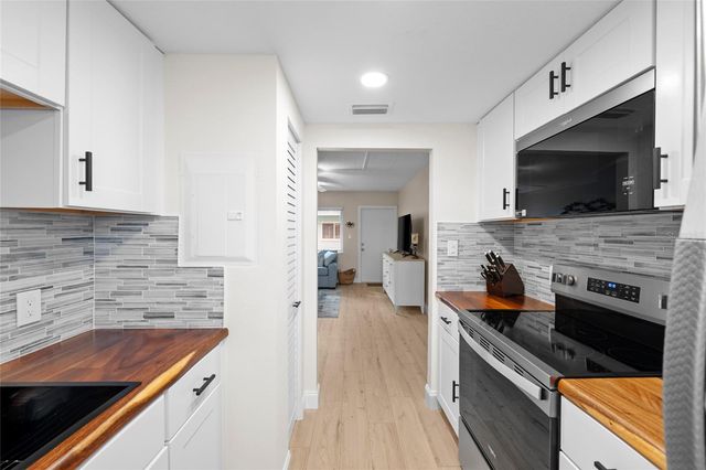 117 7TH STREET N 23, Bradenton Beach, FL 34217