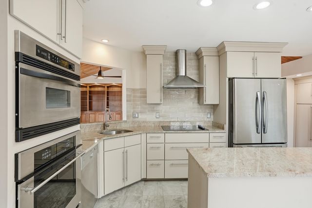 22 Skyline Drive, Portage, IN 46368