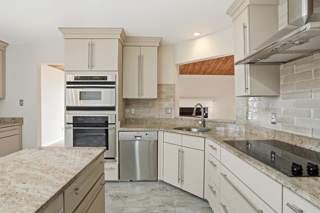 22 Skyline Drive, Portage, IN 46368