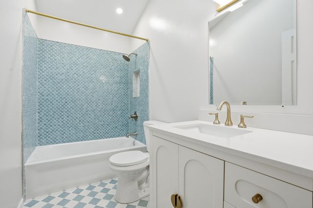 22 Skyline Drive, Portage, IN 46368