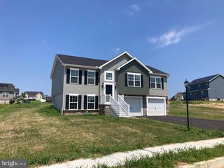 545 RIPPLE DR #66, Hanover, PA 17331