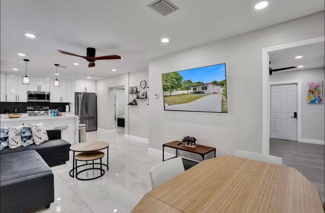 1701 Jefferson Street, Hollywood, FL 33020