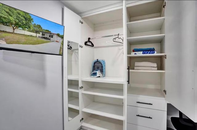 1701 Jefferson Street, Hollywood, FL 33020