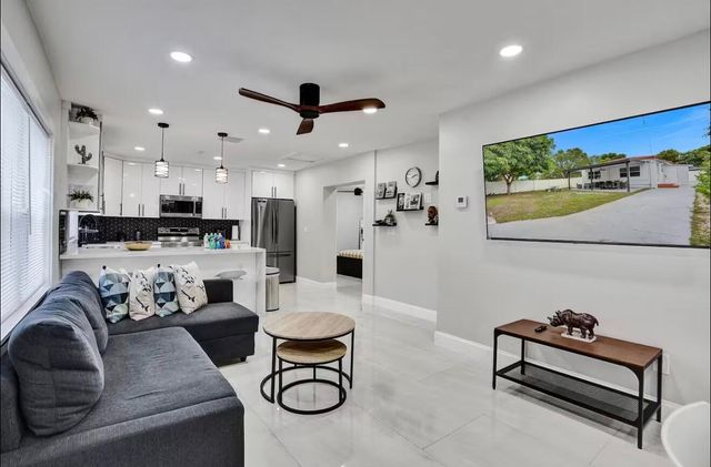 1701 Jefferson Street, Hollywood, FL 33020