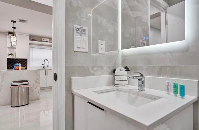 1701 Jefferson Street, Hollywood, FL 33020