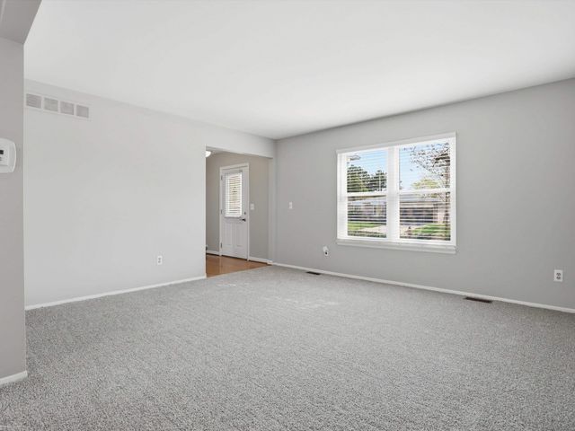 1405 Shaker Drive, Troy, MI 48083