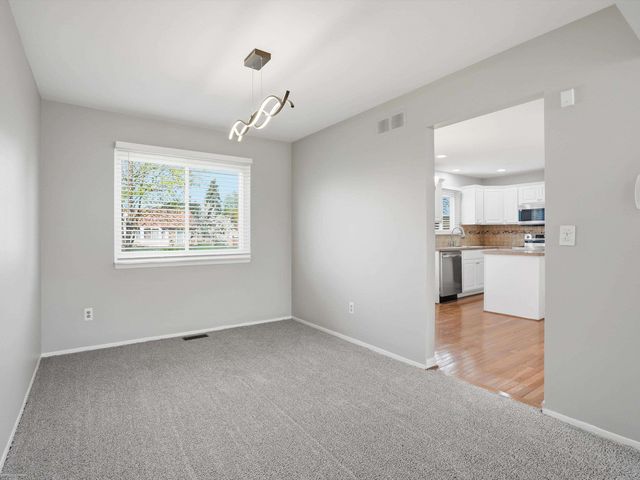 1405 Shaker Drive, Troy, MI 48083