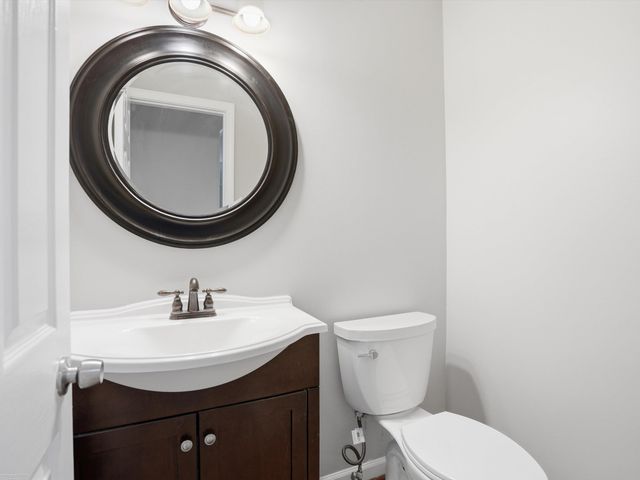 1405 Shaker Drive, Troy, MI 48083