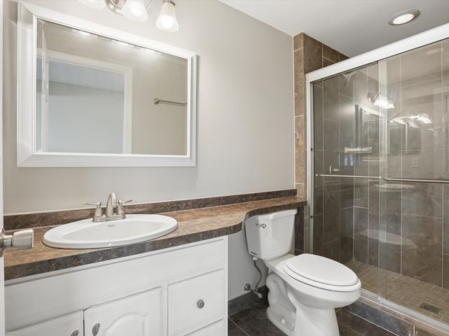 1405 Shaker Drive, Troy, MI 48083