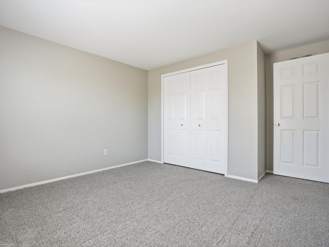 1405 Shaker Drive, Troy, MI 48083