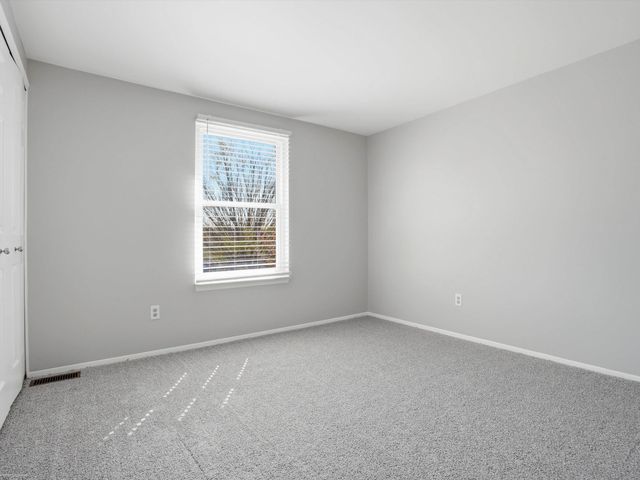 1405 Shaker Drive, Troy, MI 48083