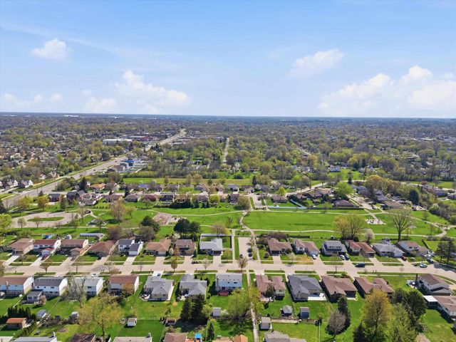 1405 Shaker Drive, Troy, MI 48083
