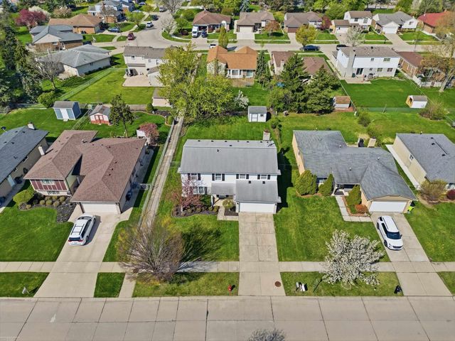 1405 Shaker Drive, Troy, MI 48083
