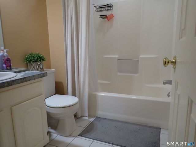 2612 North Avenue A6, Bridgeport, CT 06604