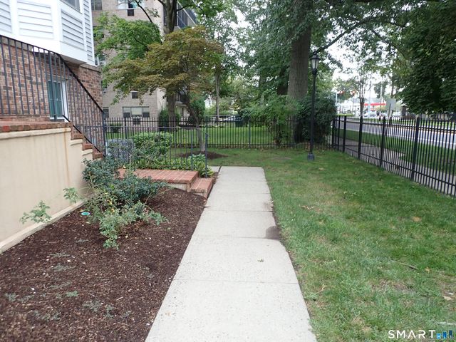 2612 North Avenue A6, Bridgeport, CT 06604