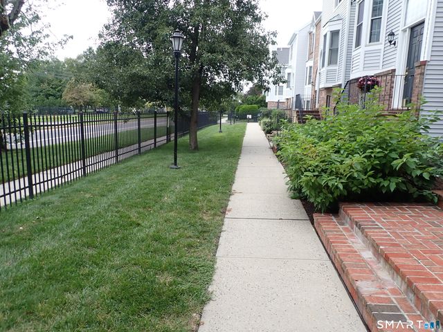 2612 North Avenue A6, Bridgeport, CT 06604
