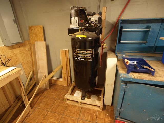 4362 Cloverhill Terrace, Delhi Twp, OH 45238