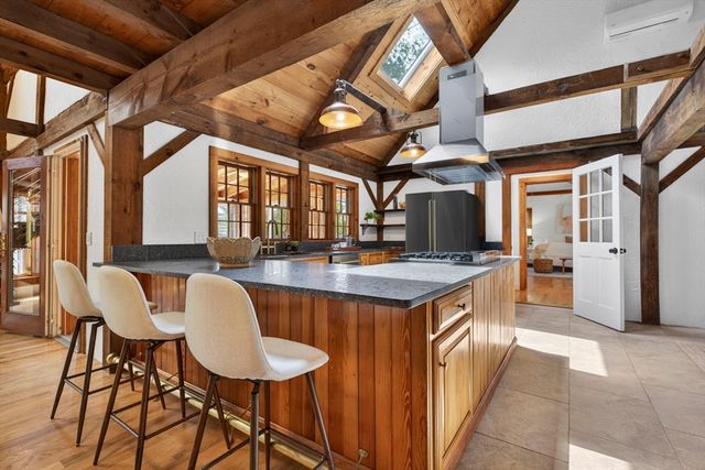 70 Uncle Deane's Rd, Chatham, MA 02659