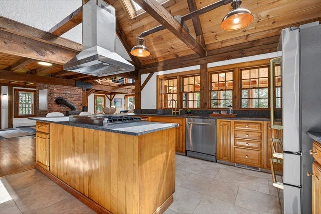 70 Uncle Deane's Rd, Chatham, MA 02659