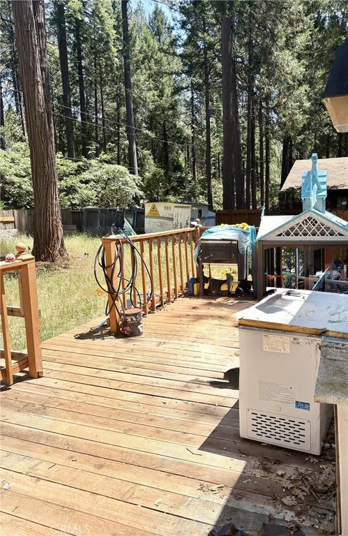 Image 7 of property listing at 15048 Jack Pine, Magalia, CA 95954
