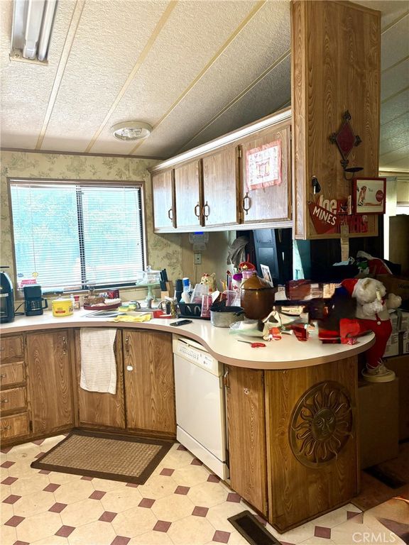 Image 9 of property listing at 15048 Jack Pine, Magalia, CA 95954
