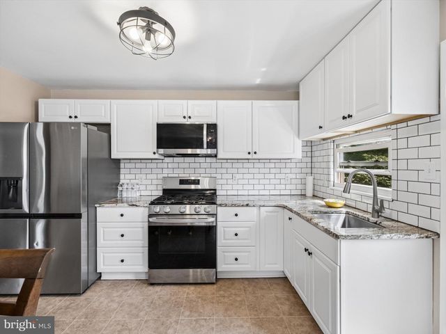 2837 ANZAC AVE, Abington, PA 19001