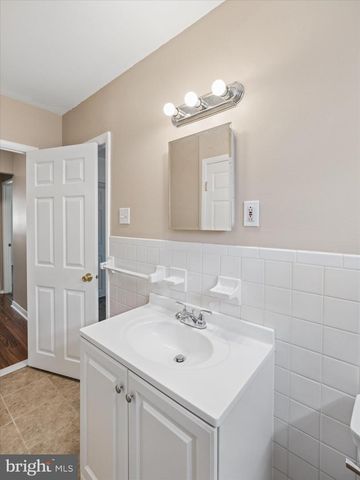 2837 ANZAC AVE, Abington, PA 19001
