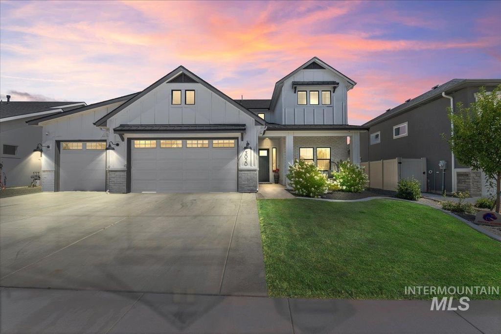 3020 N Sun City Ave, Star, ID 83669