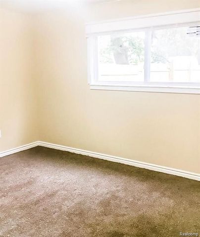 8090 Robson Street, Detroit, MI 48228
