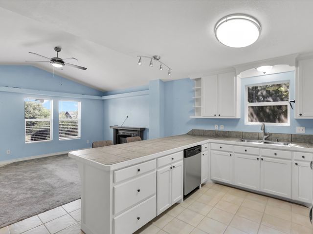 2712 Austin Drive, Granbury, TX 76048