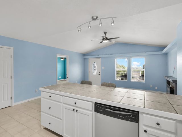 2712 Austin Drive, Granbury, TX 76048