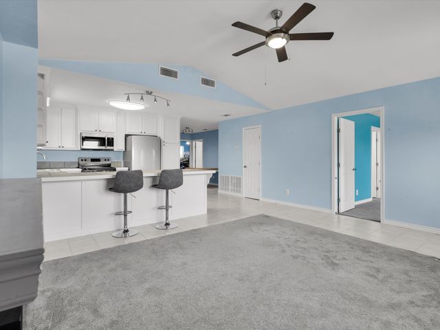 2712 Austin Drive, Granbury, TX 76048