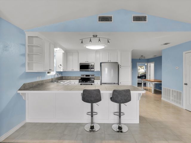 2712 Austin Drive, Granbury, TX 76048