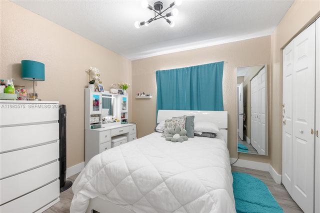 2419 NW 101st St, Miami, FL 33147