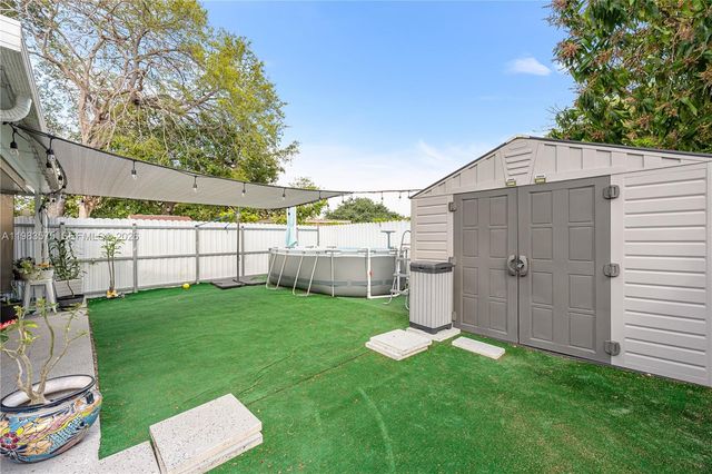 2419 NW 101st St, Miami, FL 33147