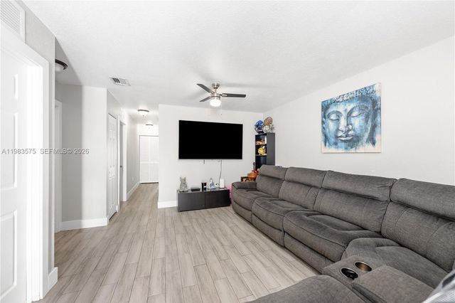 2419 NW 101st St, Miami, FL 33147